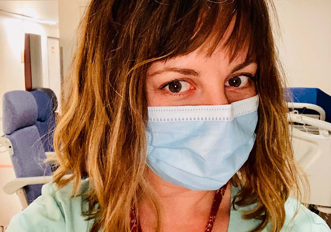 My phone and I with a midwife: « When I do 48-hour call duty, I do video calls with my son »