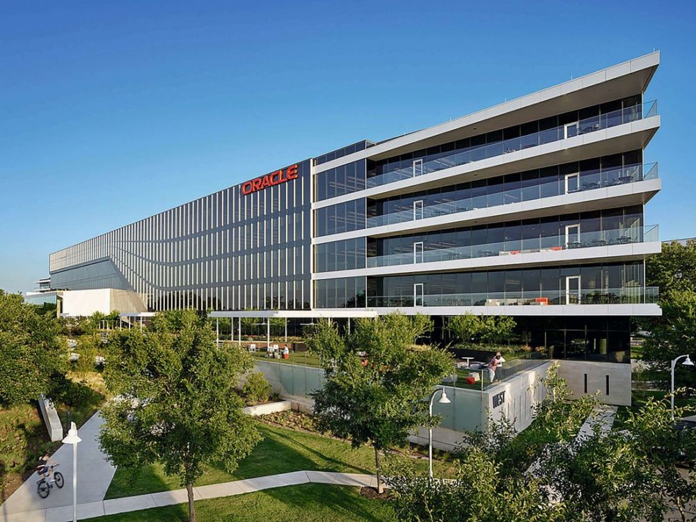 Oracle pushes to deploy in the cloud
