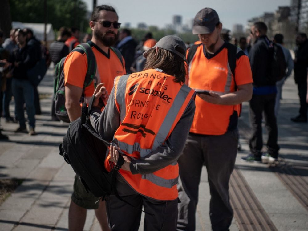 Orange hundreds of indirect subcontractors struggle to survive